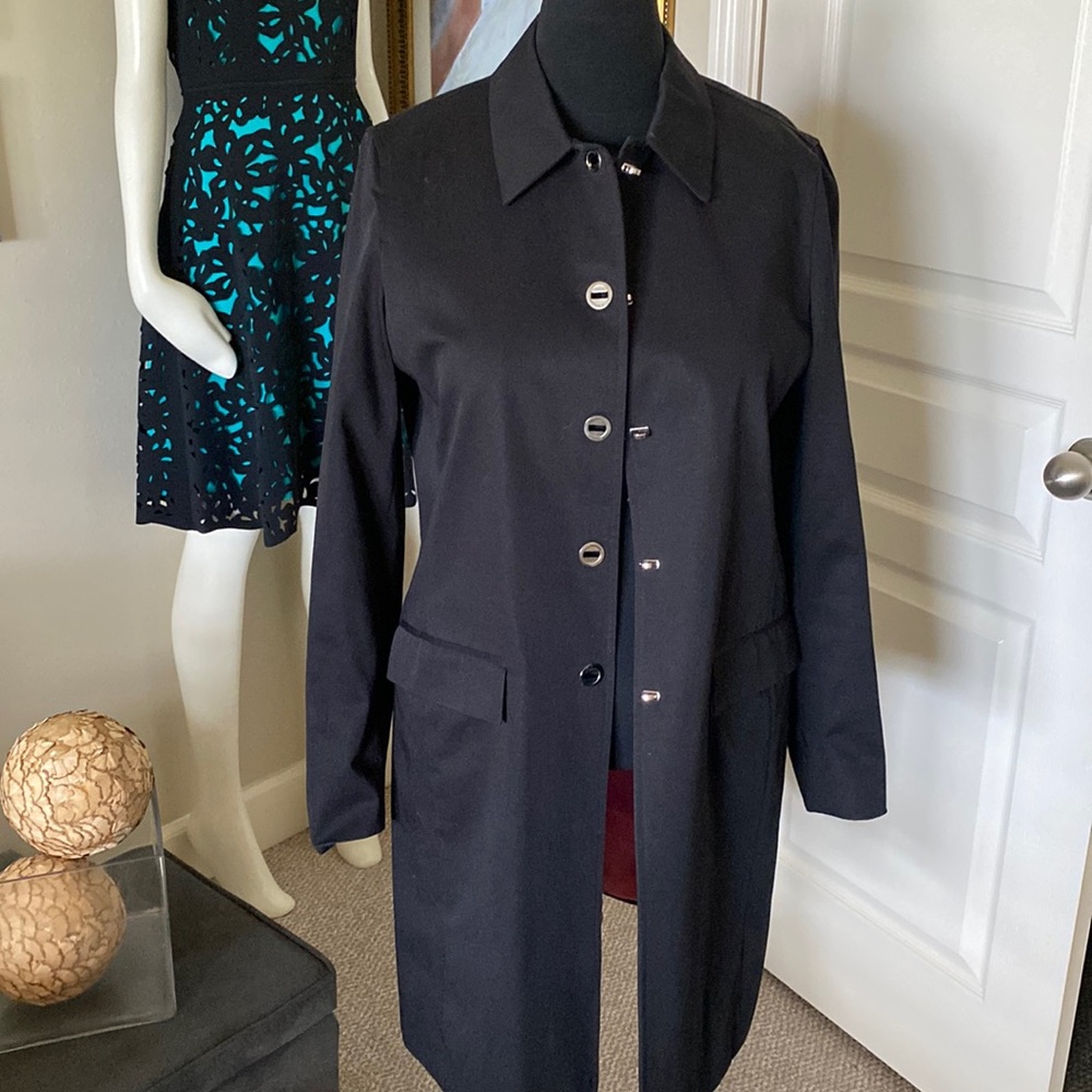 Fab 100 percent rain coat by JNY🌷